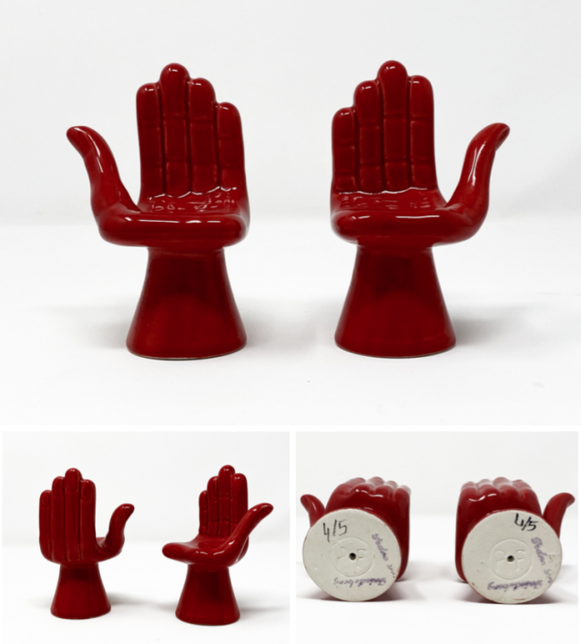 Par de manos de porcelana roja - Pedro Friedeberg